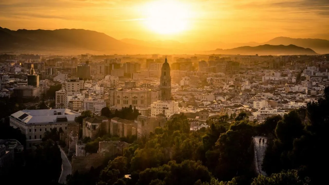 Genuar Apartments Malaga Center. Free Parking Spanien